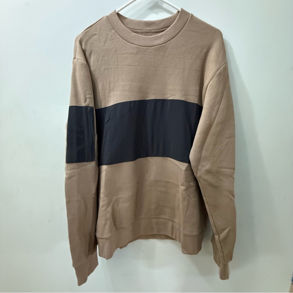 Alo Men's Tan and Black Sweater